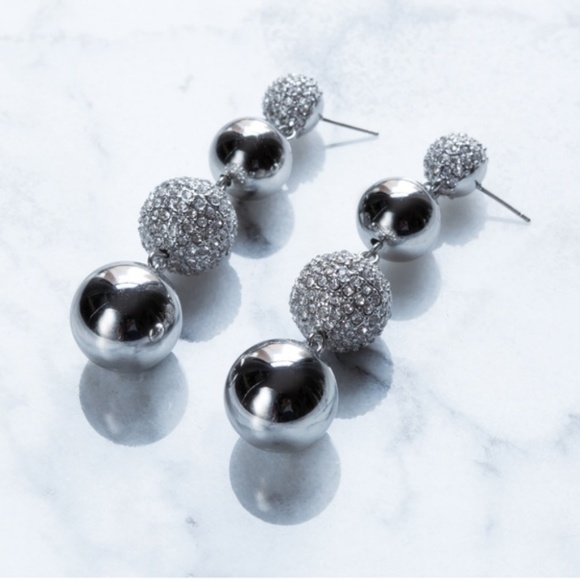 Soirée Statement Earrings - Picture 3 of 4